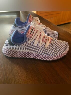 Adidas Women’s Deerupt Runner/Walking Shoes Lightweight size 8 Blue/Purple/Pink